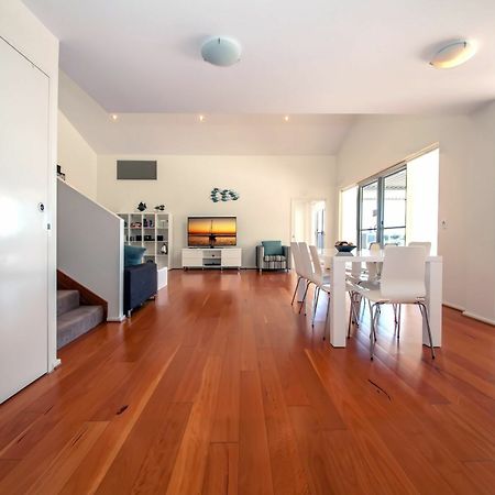 شقة Mantra Aqua, Penthouse 83/1A Tomaree Street خليج نيلسون المظهر الخارجي الصورة